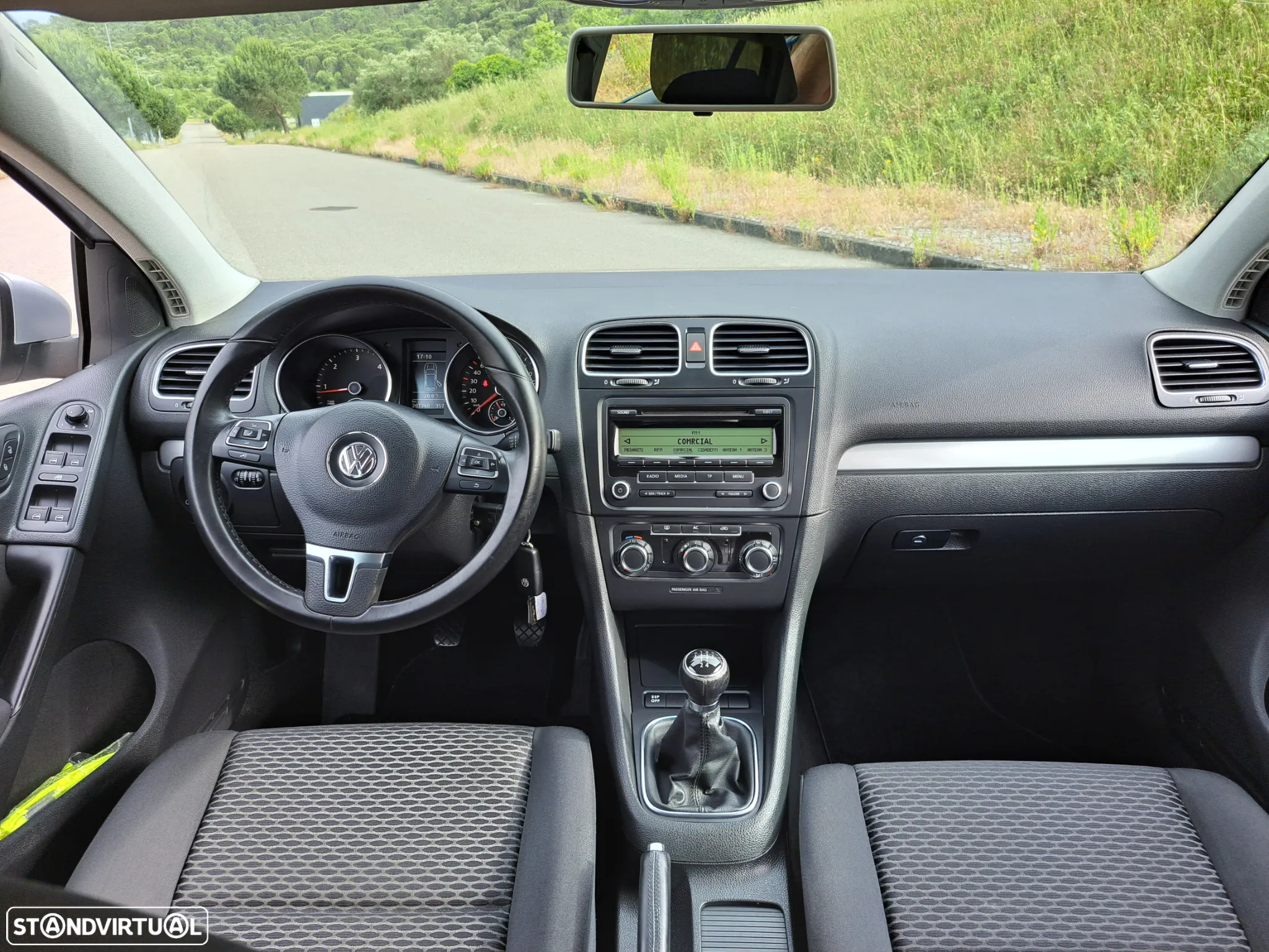 VW Golf 2.0 TDi Confortline - 15