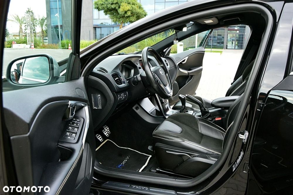 Volvo V40 D2 Drive-E R-Design Kinetic - 24
