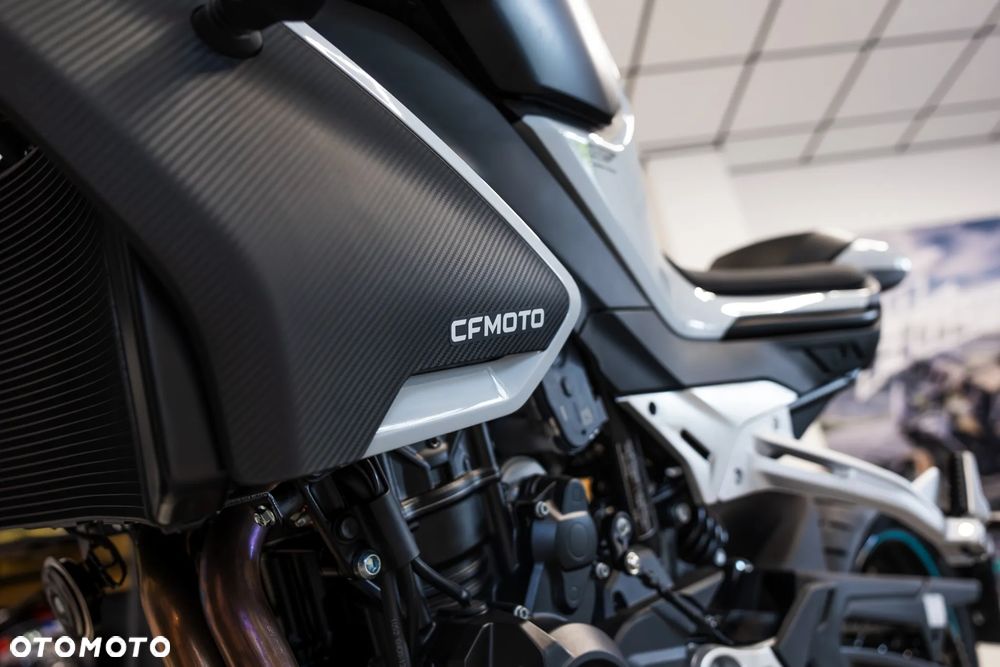 CFMoto 800NK - 17