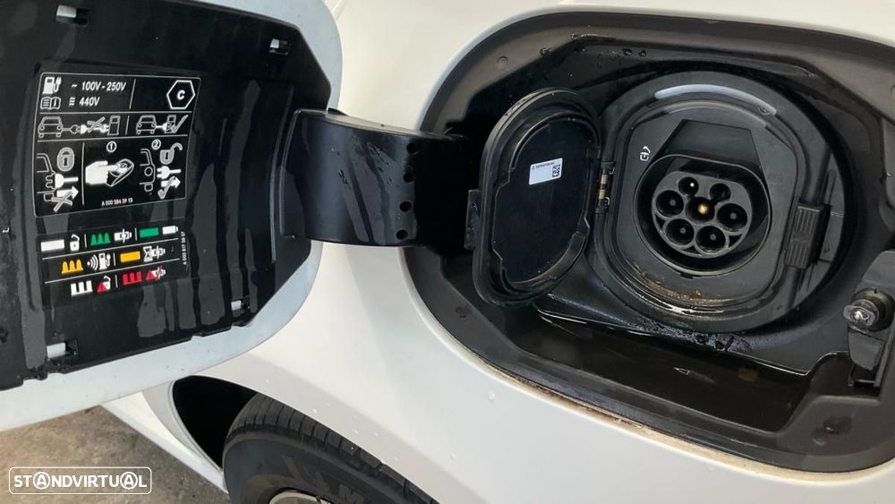 Mercedes-Benz C 300 e T 9G-TRONIC Avantgarde - 11