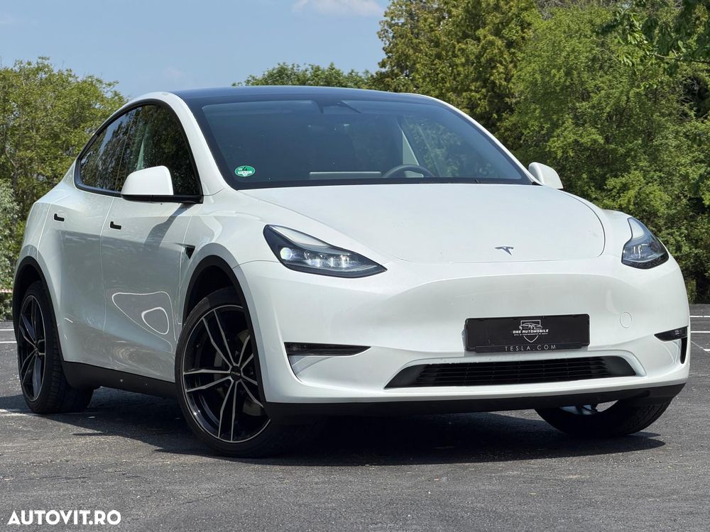 Tesla Model Y Long Range Dual Motor AWD - 3