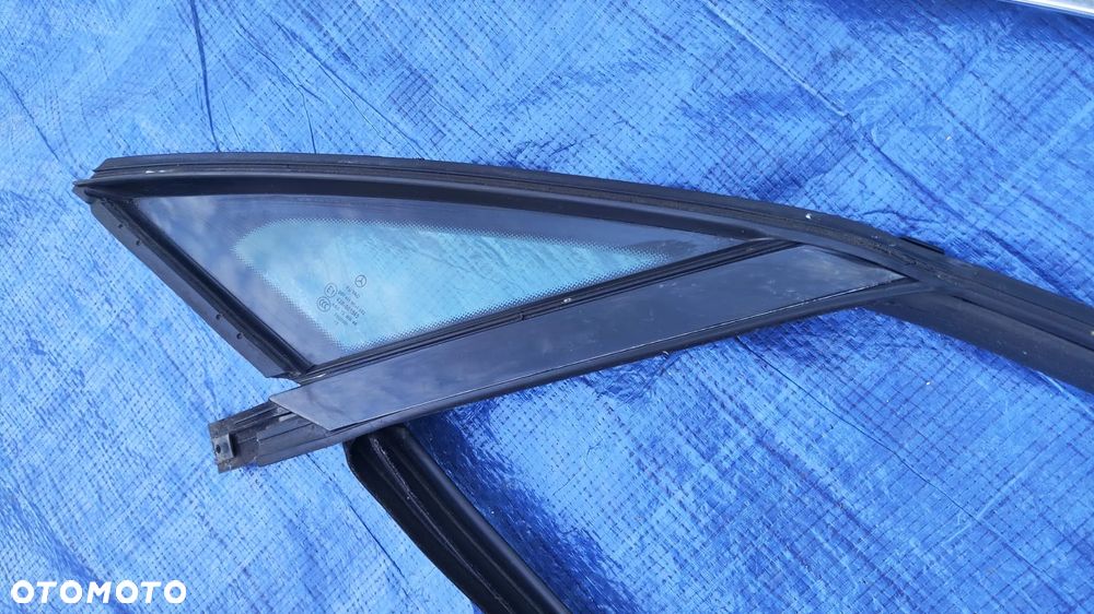 LISTWA USZCZELKA KAROSERYJNA DACHOWA BOCZNA PRAWA ZGRANIAJĄCA USZCZELKA DRZWI SZYBA KOMPLET ZESTAW MERCEDES W207 LIFT COUPE - 9