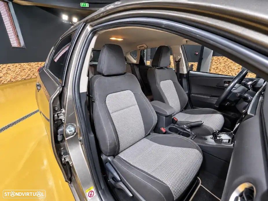 Toyota Auris 1.8 HSD Square Collection - 15