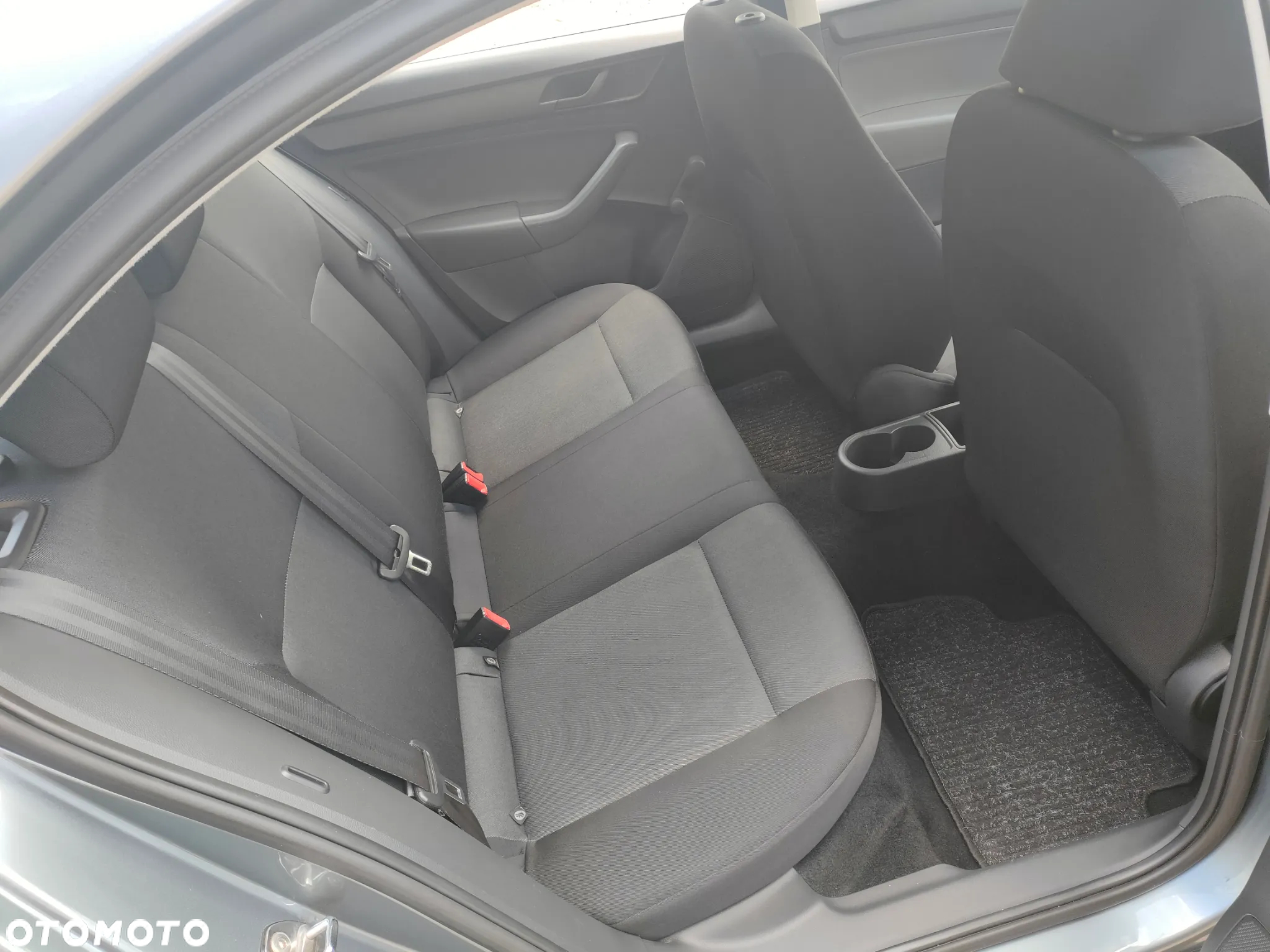 Skoda RAPID 1.2 TSI Active - 20