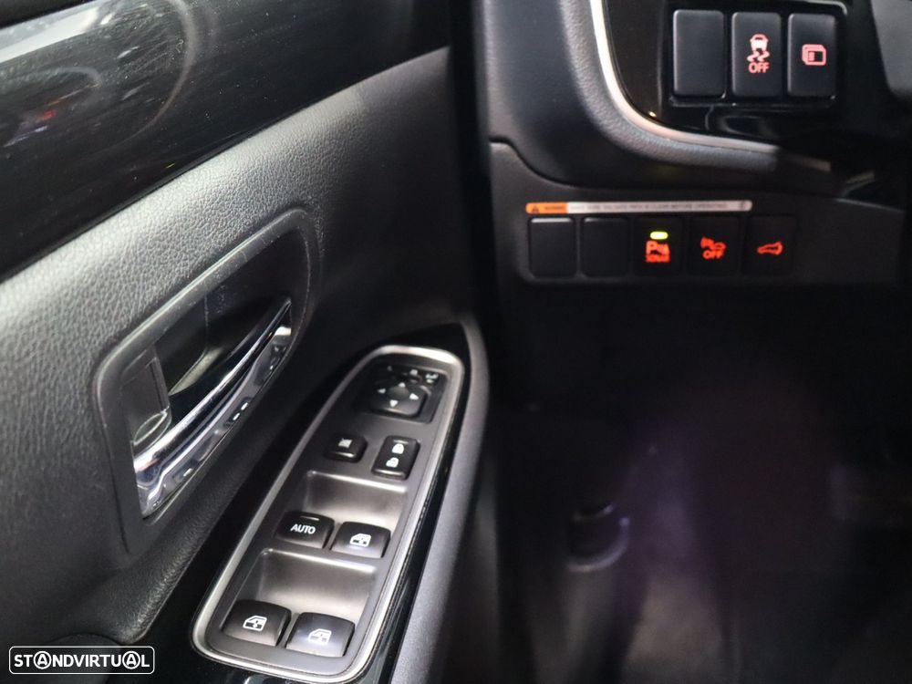 Mitsubishi Outlander 2.0 Intense Navi - 15