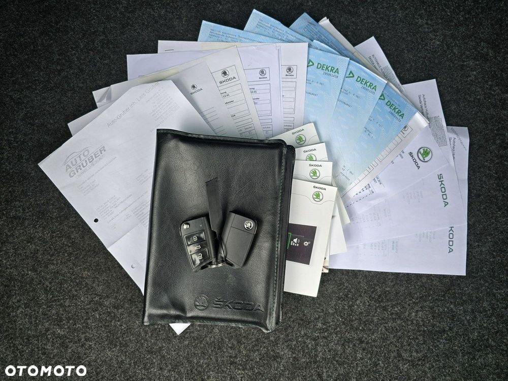 Skoda Octavia 2.0 TDI RS Challenge DSG - 39