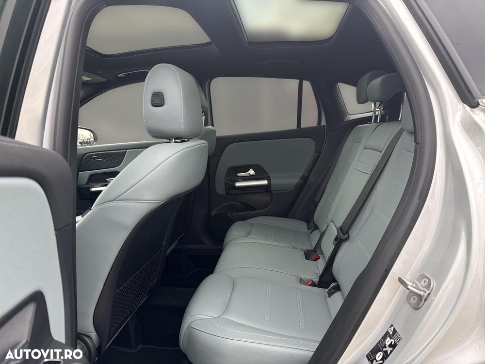 Mercedes-Benz GLA - 13