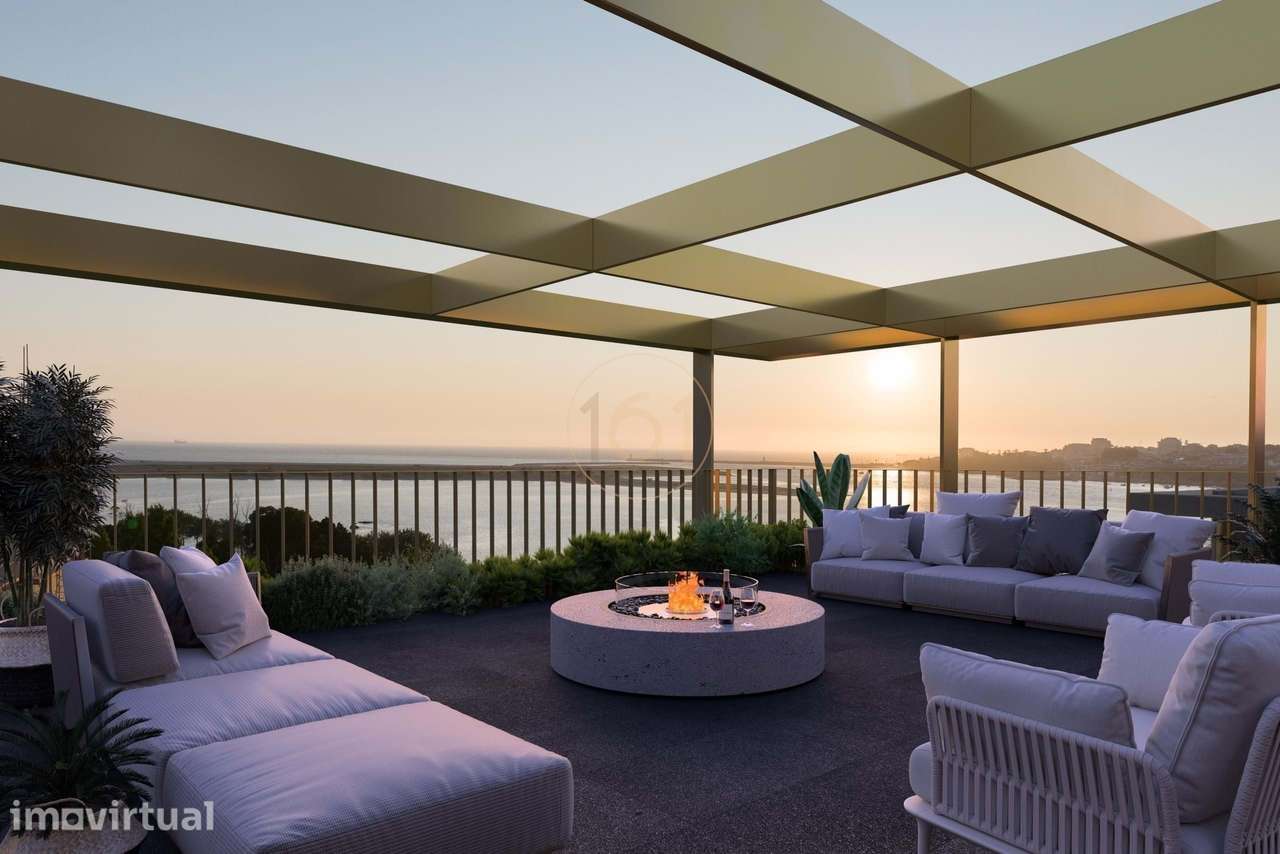 T3 com 107,80 m2  de área útil com varanda / terraço de 44,80 m2 - Grande imagem: 4/33