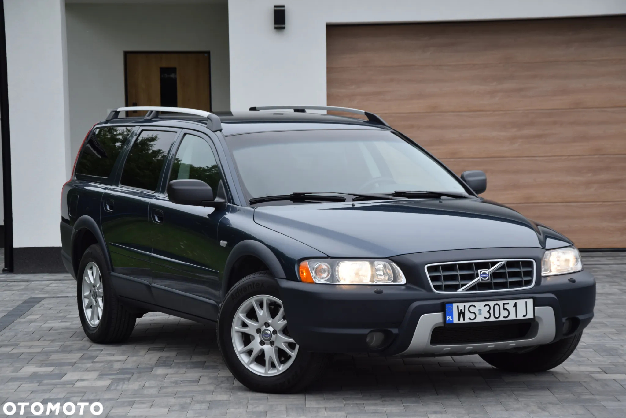 Volvo XC 70 D5 AWD Momentum - 2