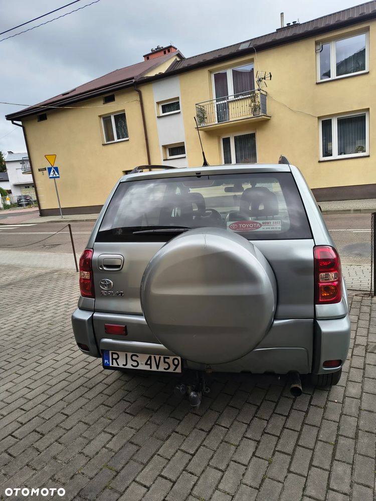 Toyota RAV4 2.0 D-4D 4x4 - 4