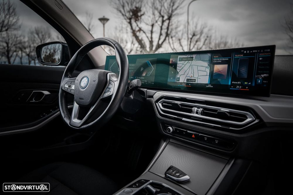 BMW 320 e Touring Auto - 10