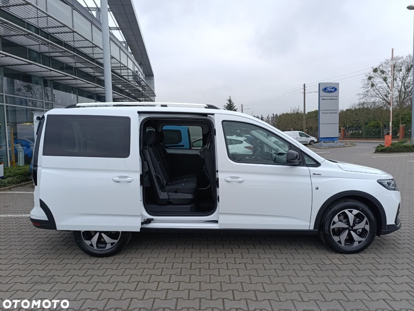 Ford Transit Connect - 15