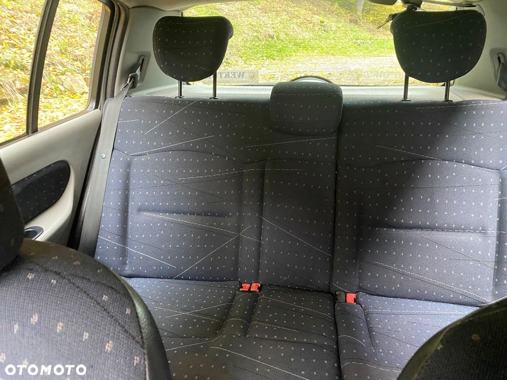 Renault Clio 1.2 16V Authentique - 21