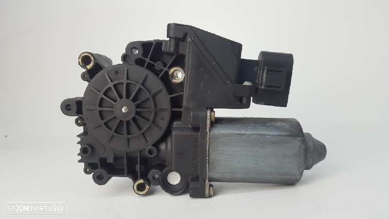 MOTOR ELEVADOR FRENTE ESQUERDO AUDI A4 BERLINA (B5) 1.9 TDI - 4