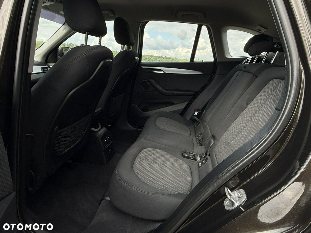 BMW X1 sDrive18i Advantage - 32