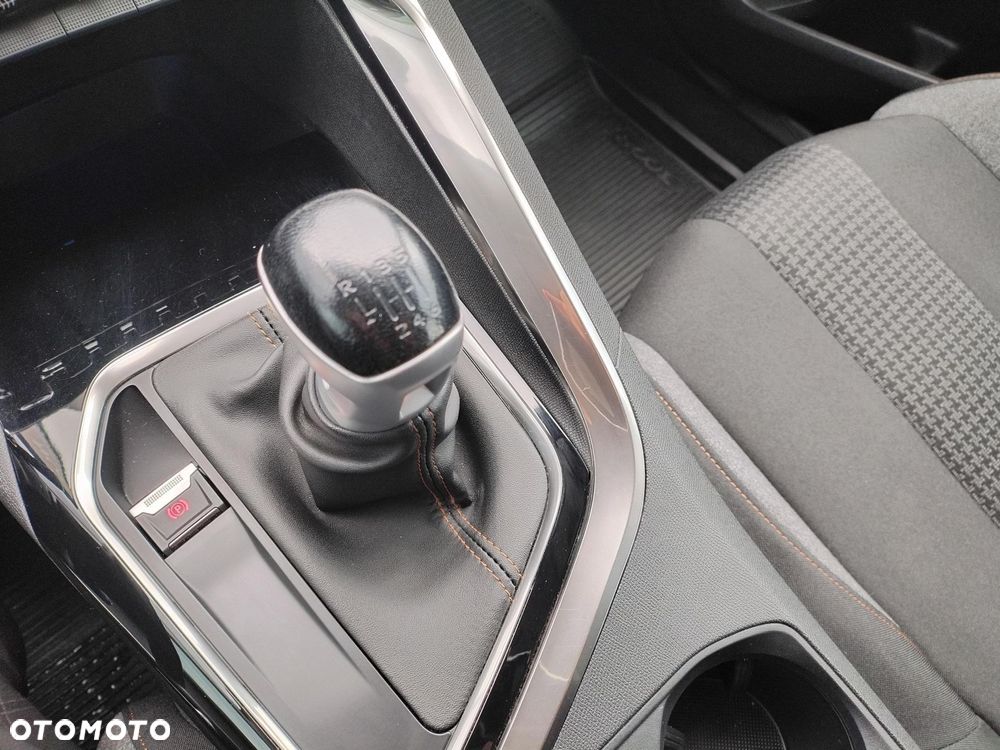 Peugeot 3008 1.5 BlueHDi Active S&S - 15