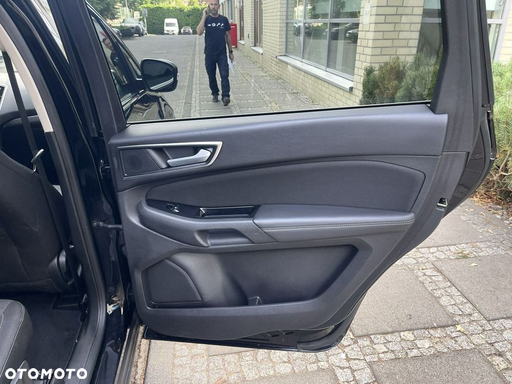 Ford S-Max - 24
