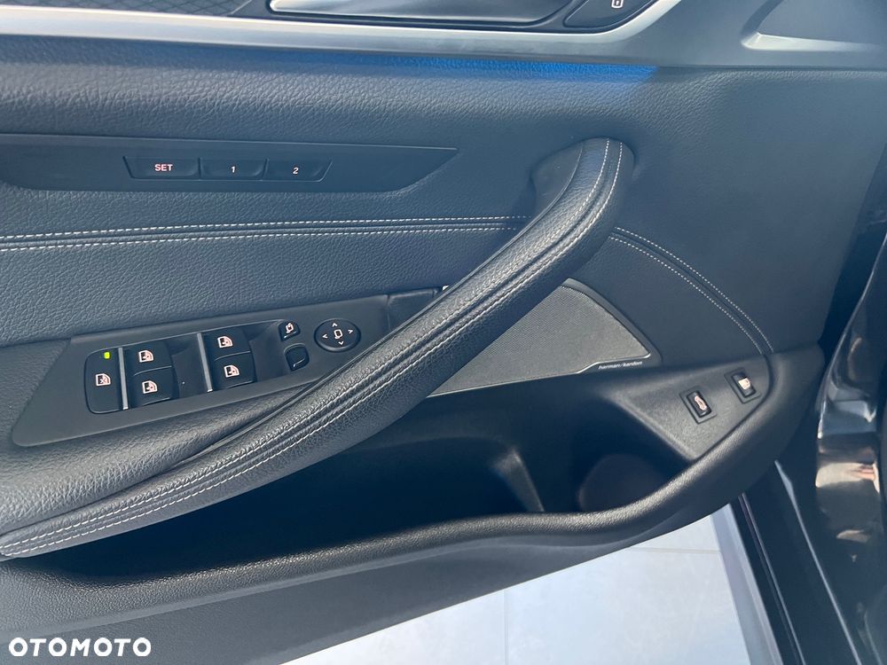 BMW Seria 5 520e M Sport sport - 29
