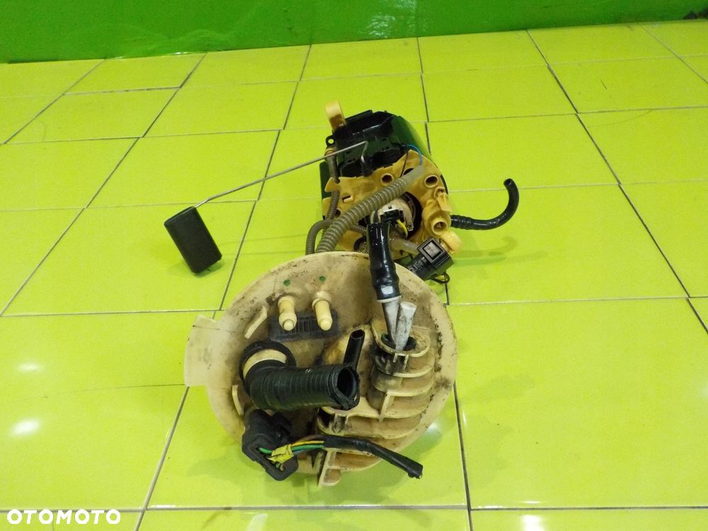 RENAULT MEGANE III 1.6 B 09r KOMBI pompa paliwa - 3