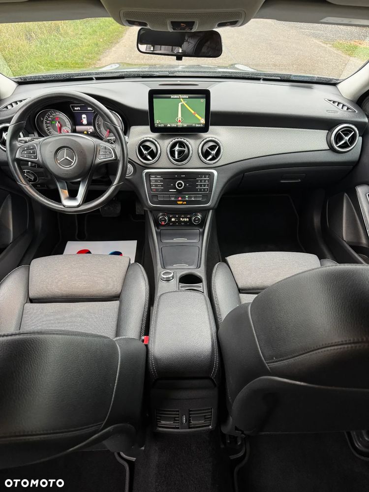 Mercedes-Benz GLA - 34