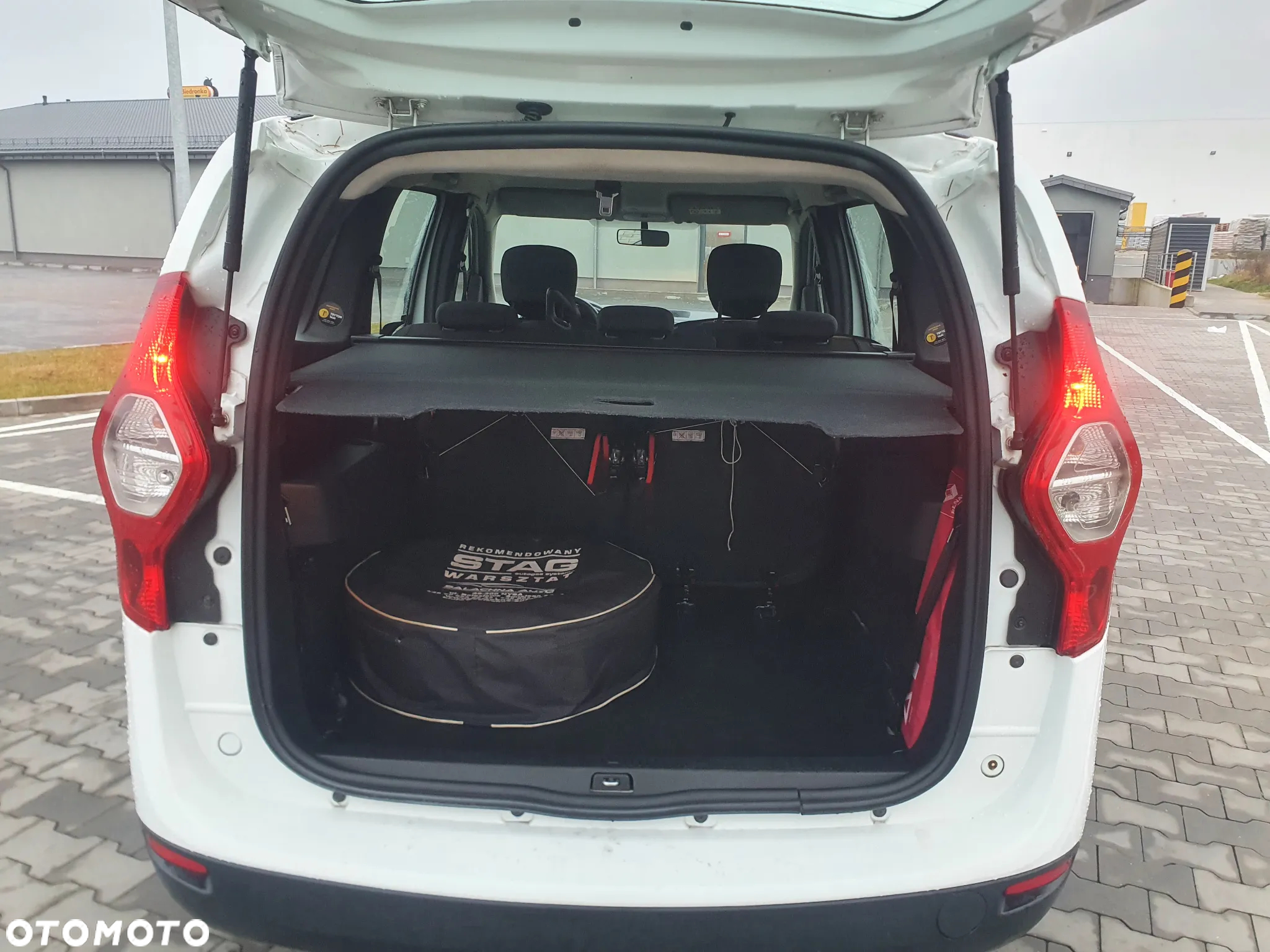 Dacia Lodgy 1.6 SCe Ambiance S&S - 3