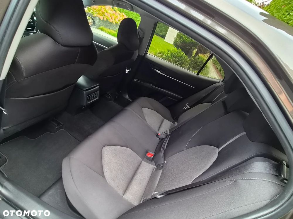 Toyota Camry - 30