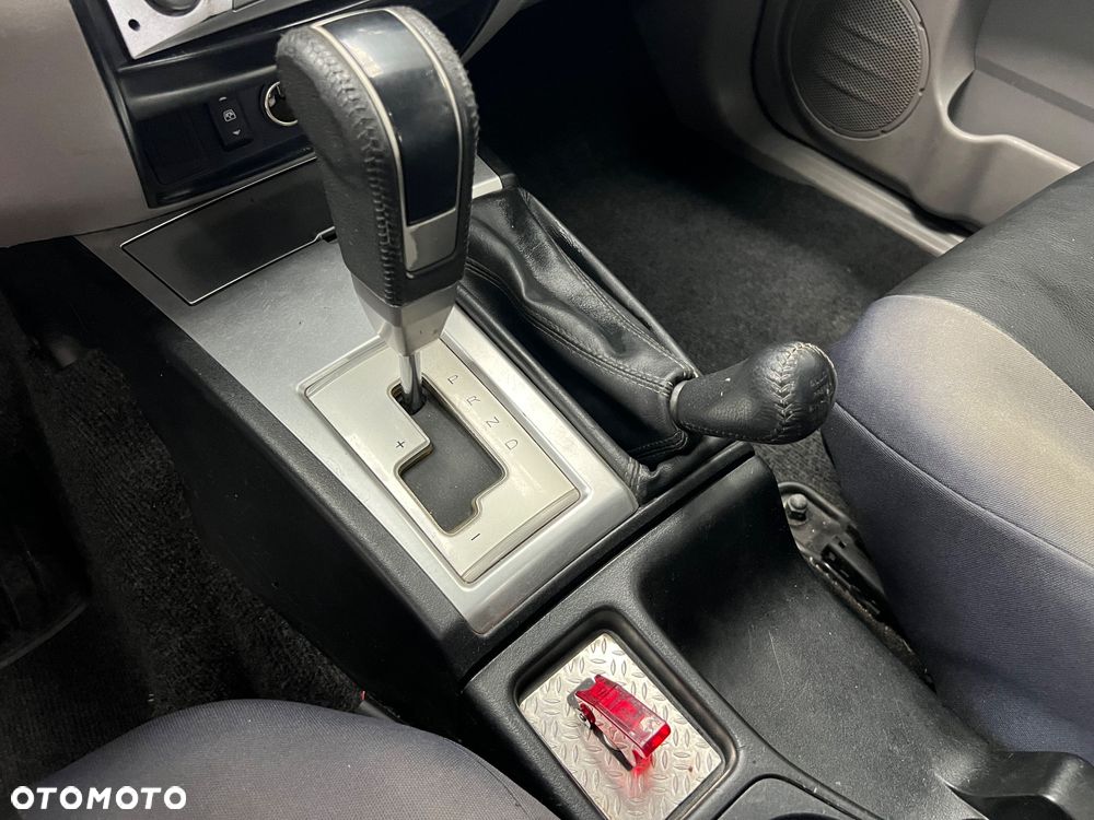Mitsubishi L200 2.5 DID Instyle Sport - 10