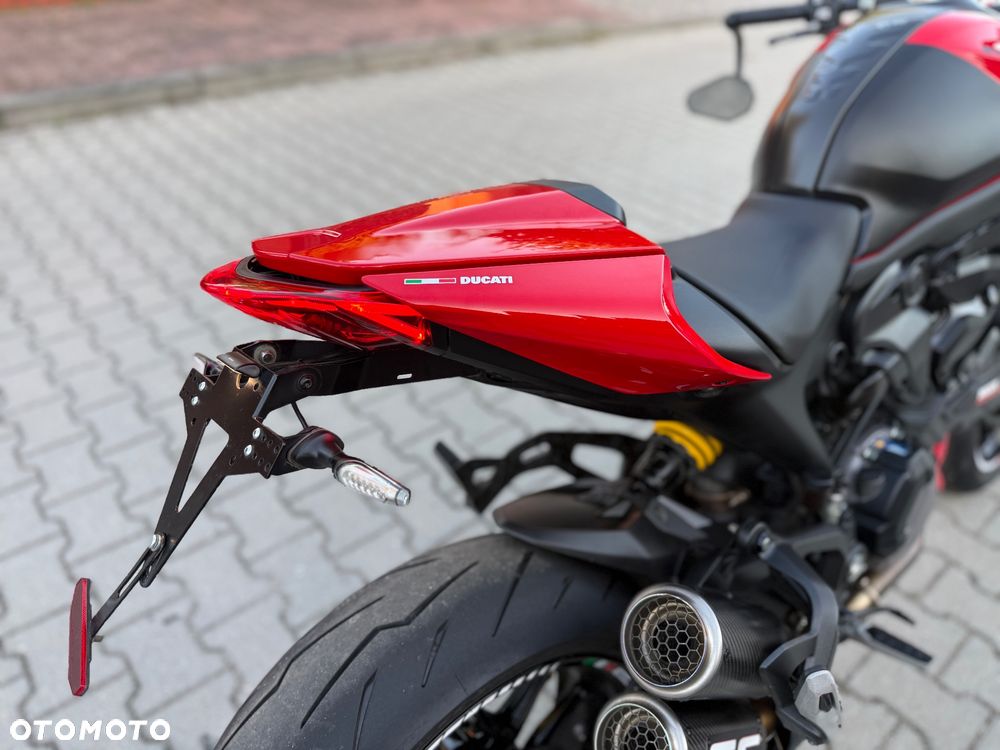 Ducati Monster - 11