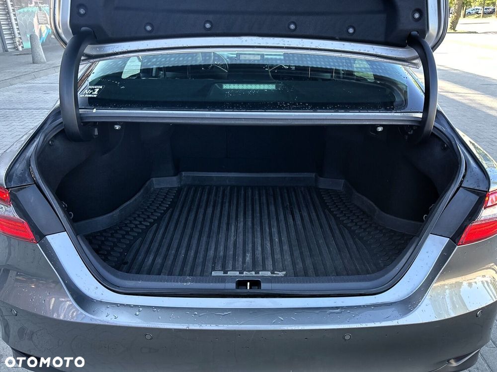Toyota Camry 2.5 Hybrid Executive CVT - 31
