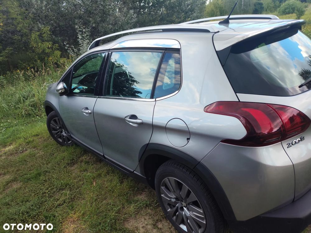 Peugeot 2008 1.5 BlueHDi Allure S&S - 4