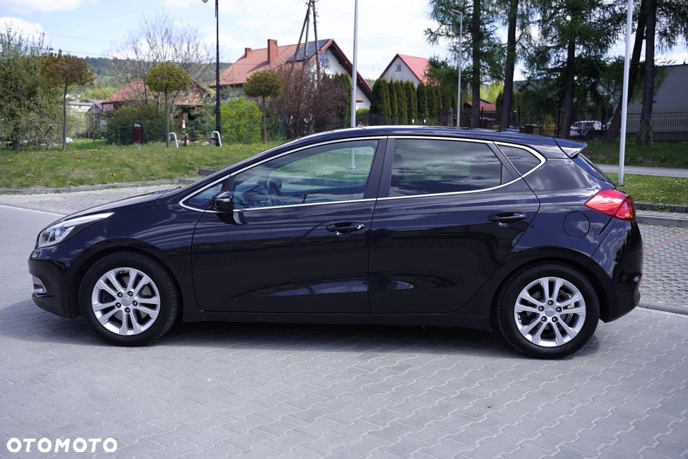 Kia Ceed 1.6 CRDi 128 ISG Spirit - 3