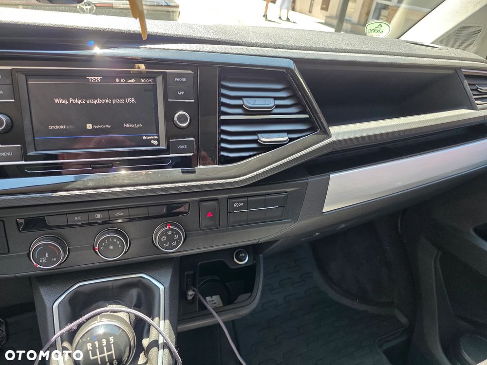 Volkswagen Multivan - 10