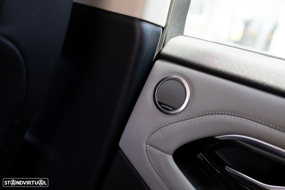 Land Rover Range Rover Evoque P300e R-Dynamic HSE - 42