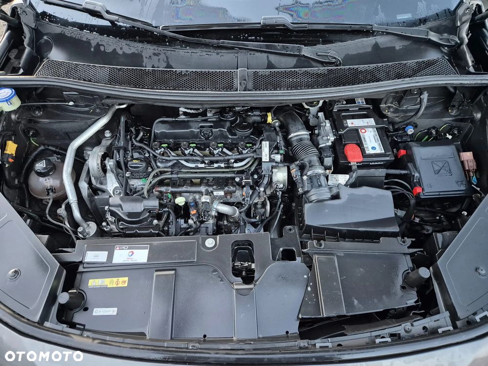 Citroën DS7 Crossback BlueHDI 180 PERFORMANCE LINE - 32