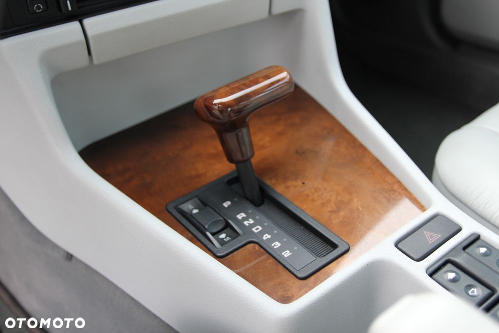 BMW Seria 5 540i - 25
