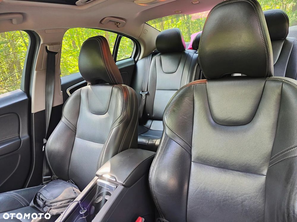 Volvo S60 T5 Drive-E Momentum - 29