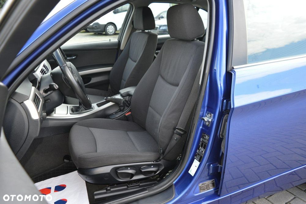 BMW Seria 3 318i - 16