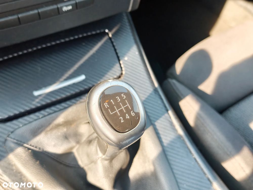 BMW Seria 3 318i - 16