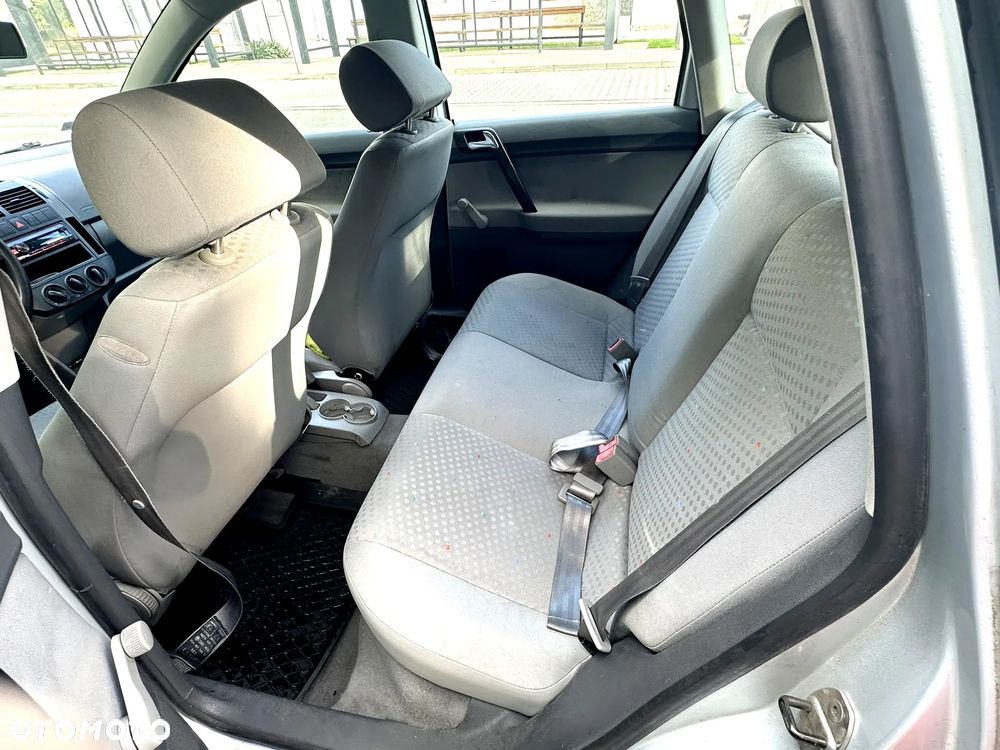 Volkswagen Polo 1.4 16V Comfortline - 8