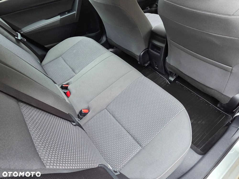 Toyota Corolla 1.6 Classic Plus - 19