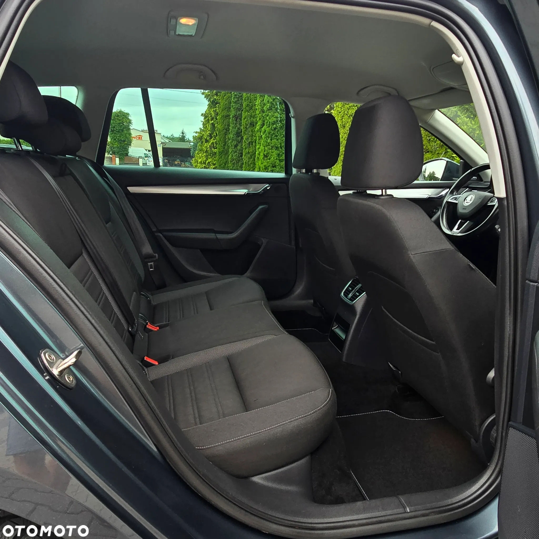 Skoda Octavia Combi 1.6 TDI DSG Style - 23