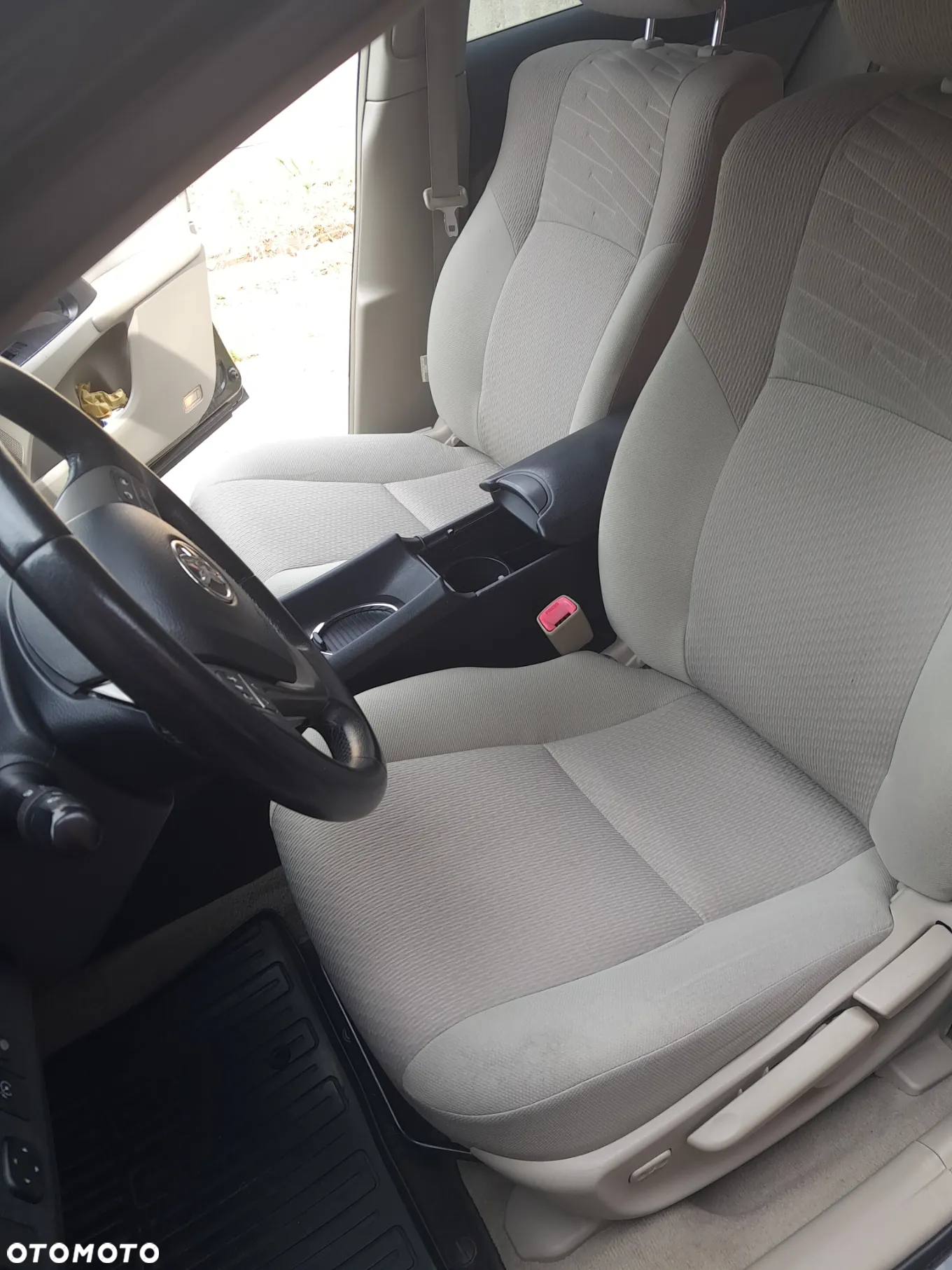 Toyota Avensis - 10