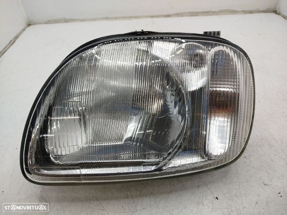 Farol/ Otica Dianteiro Esq Nissan Micra Ii (K11) - 1