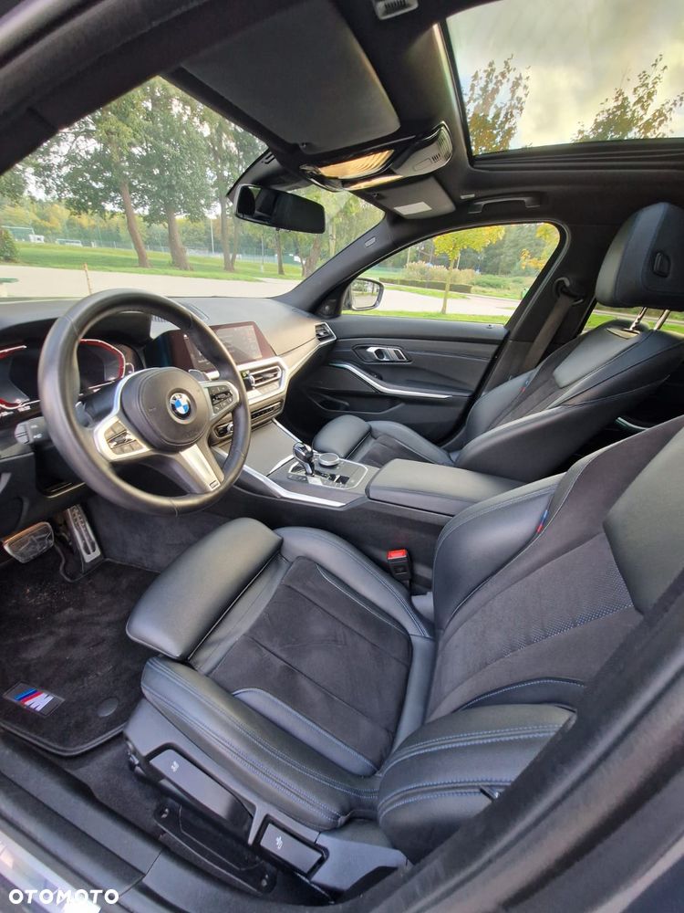 BMW Seria 3 330e M Sport - 4