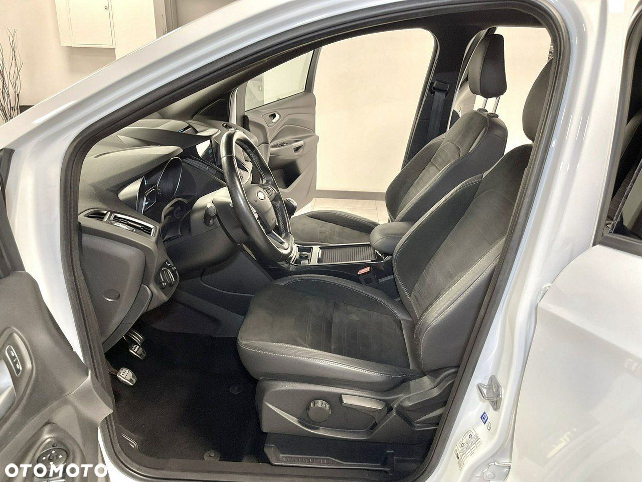 Ford Kuga 1.5 EcoBlue ST-LINE - 15