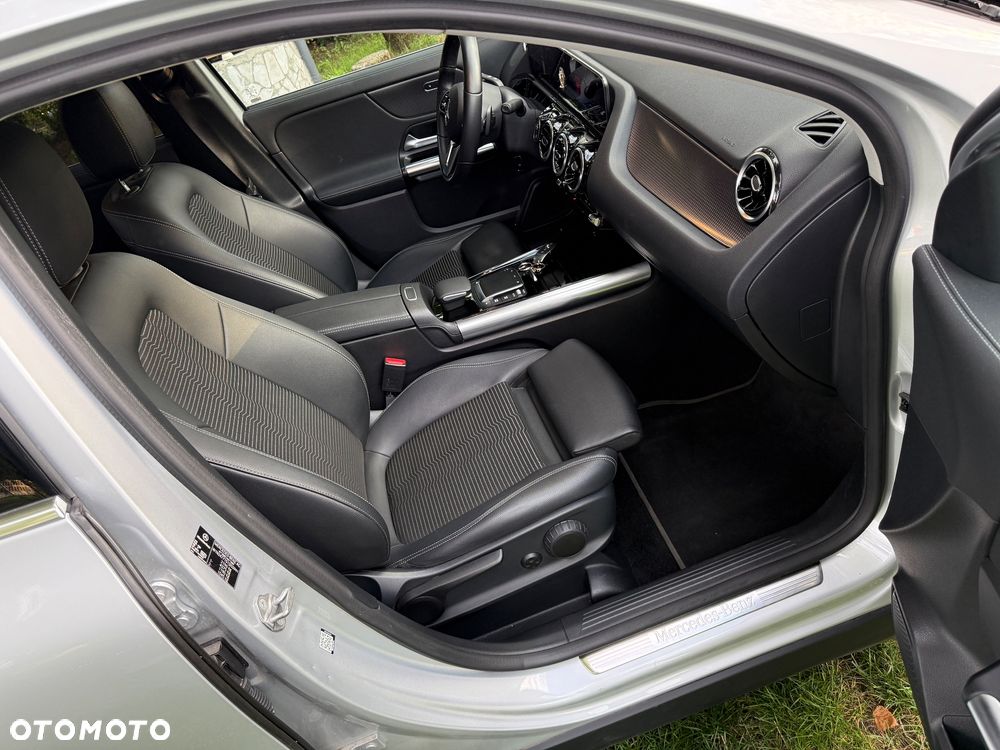 Mercedes-Benz GLA 220 d 4-Matic 8G-DCT - 17