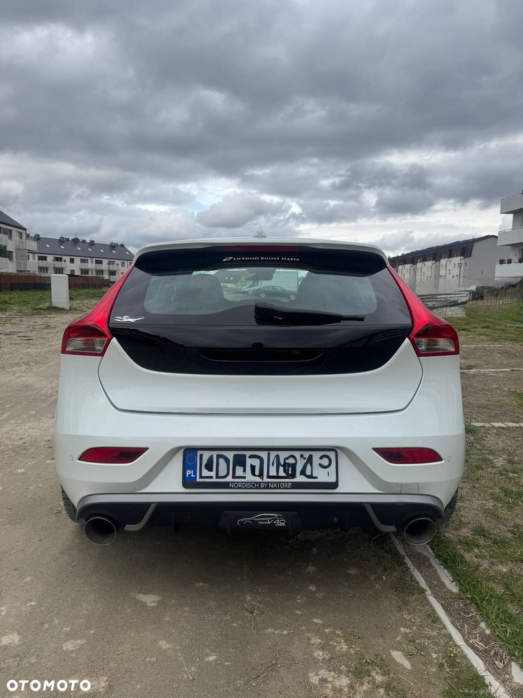 Volvo V40 D4 Drive-E R-Design Momentum - 4