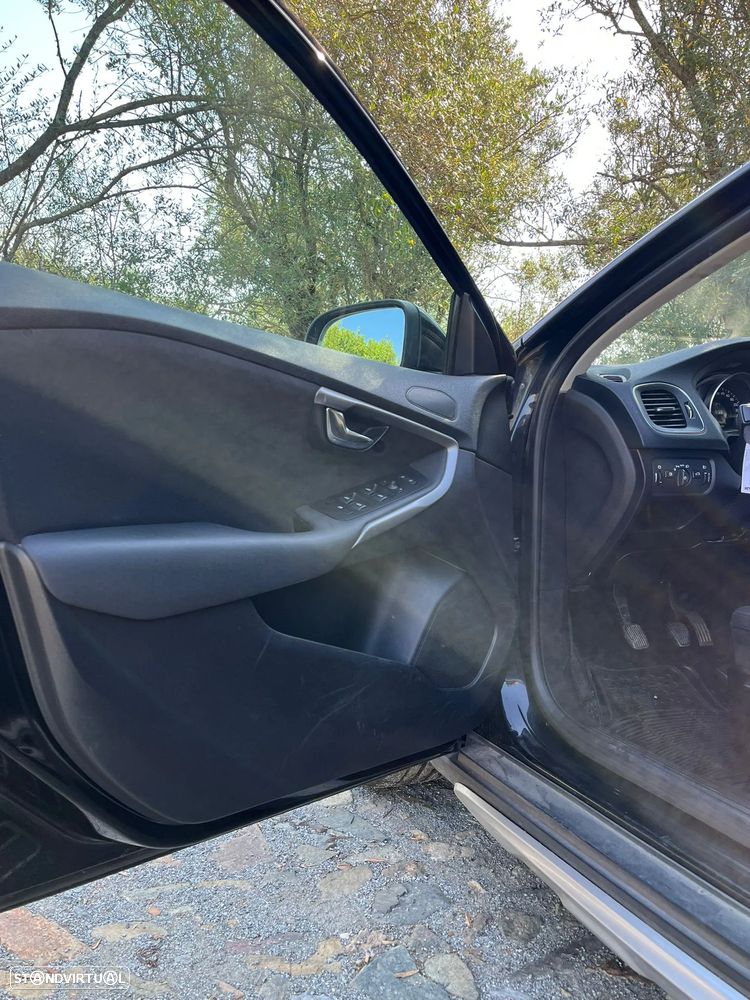 Volvo V40 Cross Country - 14