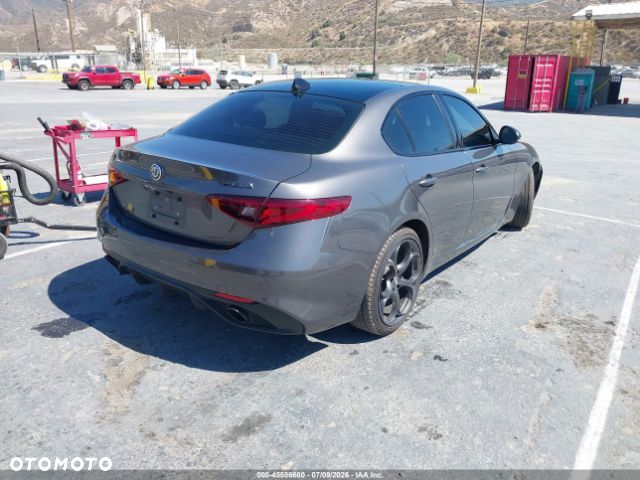 Alfa Romeo Giulia 2.0 Turbo TI Q4 - 4