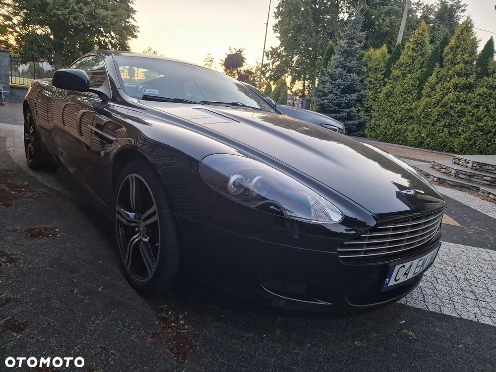 Aston Martin DB9 - 5